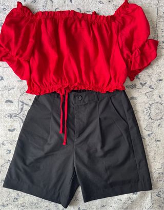 Completo Top Rosso e Pantalone Nero