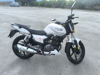 Moto Keeway RKS 125 Blanca