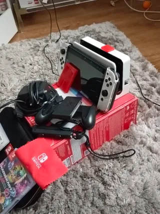 Nintendo Switch OLED Blanca y Negra