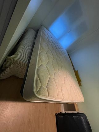 Somier con patas y (colchon de regalo)