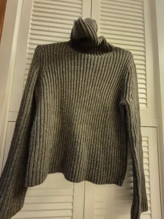 Jersey cuello alto gris