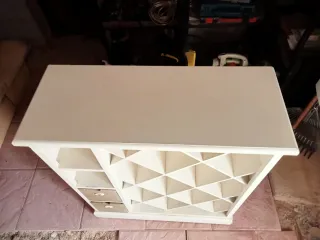 Botellero blanco con 2 cajones