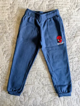 Lote 2 camisetas y 2 pantalones 5 años.