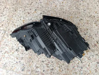 Faro Izquierdo Audi Q8 2024