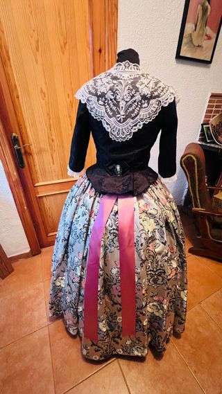 Traje de Fallera Negro y Multicolor