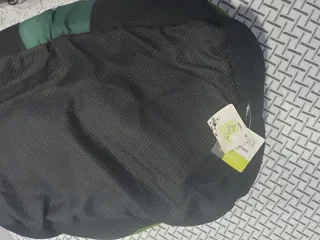 Cama nueva sin usar para perros pequeños verde