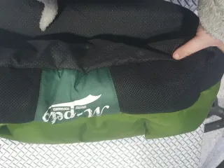 Cama nueva sin usar para perros pequeños verde