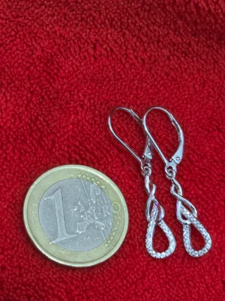 Pendientes de plata con diseño infinito