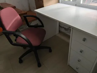 Escritorio y silla