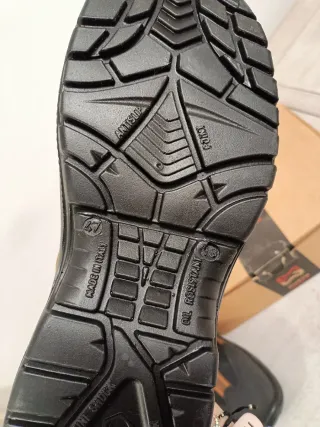 Botas de Seguridad Marrones y Negras