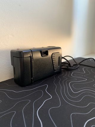 Olympus AM-100 Cámara Analógica Negra