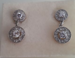 Pendientes circonitas (Largo 2,5 cm). Nuevos