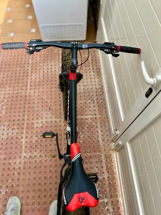 Bicicleta Fat Bike Negra y Roja