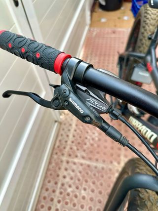 Bicicleta Fat Bike Negra y Roja