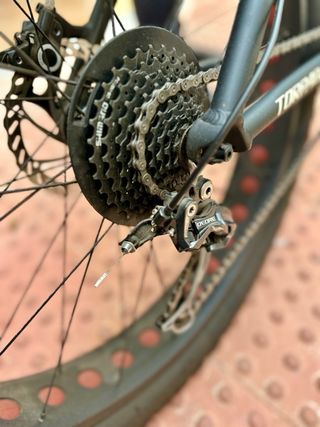 Bicicleta Fat Bike Negra y Roja