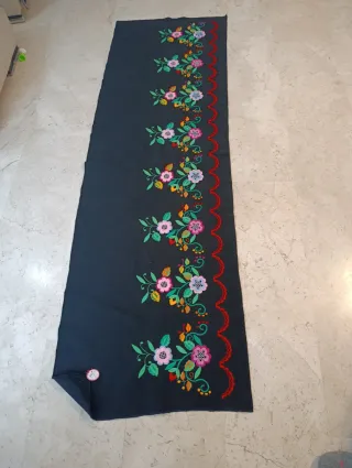 Tela refajo bordado a máquina. 2 metros