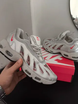 Nike Air Max 96 Supreme