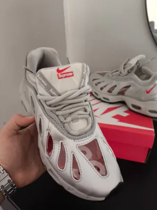 Nike Air Max 96 Supreme