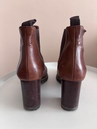 Botines de piel tacón