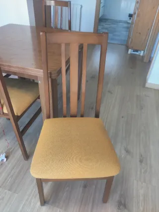 Conjunto mesa y 4 sillas comedor