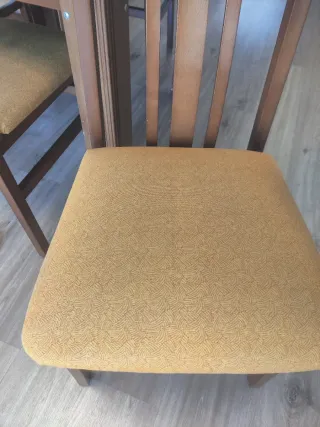 Conjunto mesa y 4 sillas comedor