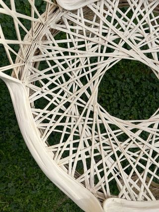 Mesa y sillas exterior cristal y ratán