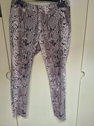 Pantaloni Stradivarius fantasia pitone