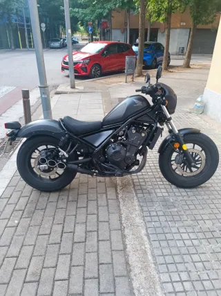 Cola de escape triple salida