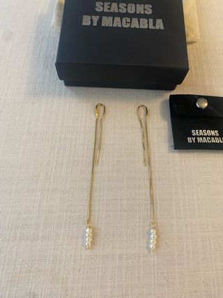 Pendientes largos Seasons by Maclaba Oro Perlas