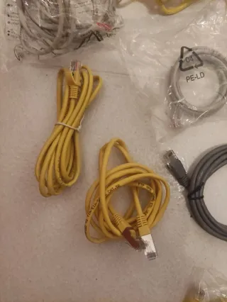 Todo 6€ cables ethernet, euroconectores,y antena.