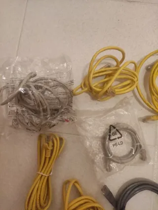 Todo 6€ cables ethernet, euroconectores,y antena.