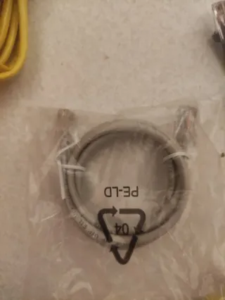 Todo 6€ cables ethernet, euroconectores,y antena.