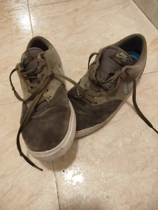 Tenis Nike SB Talla 46 Marrón/Verde Oliva