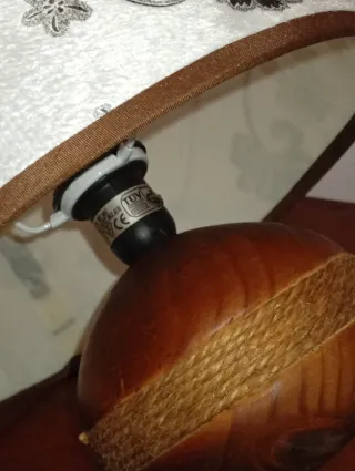 Lámpara vintage italiana de madera – diseño retro