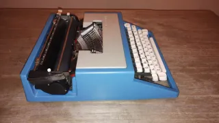 Máquina de escribir Olivetti Lettera 31 Dora