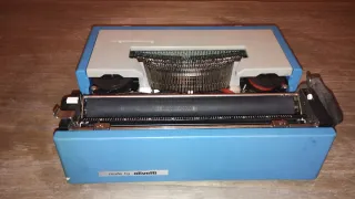 Máquina de escribir Olivetti Lettera 31 Dora