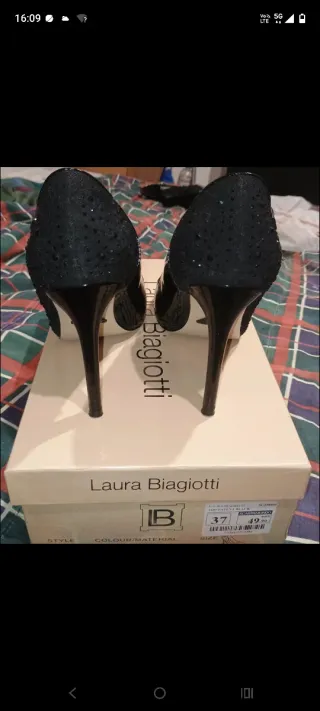 Scarpe Laura Biagiotti nere eleganti