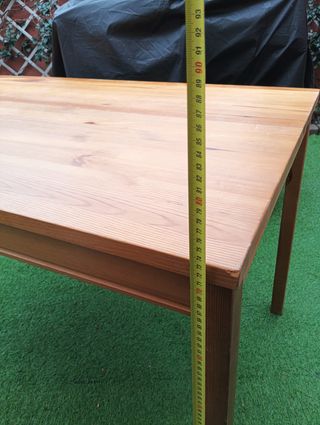 Mesa de comedor/ cocina, de pino ( de Ikea).