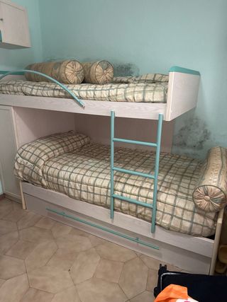 Literas de madera y metal