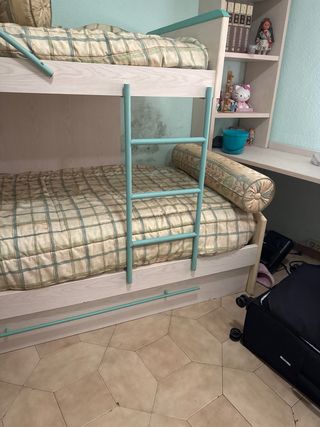 Literas de madera y metal