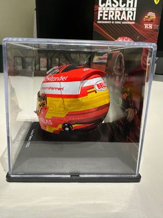 Casco Carlos Sainz F1-75 2022