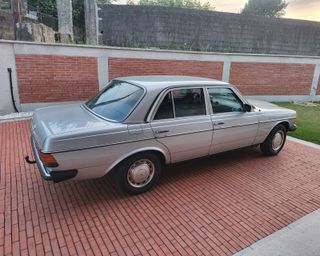 MERCEDES BENZ 300D 1983
