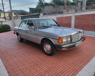 MERCEDES BENZ 300D 1983