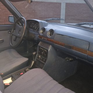 MERCEDES BENZ 300D 1983