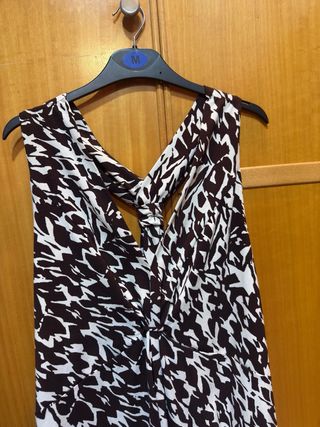 Vestido largo con espalda y escote cruzados