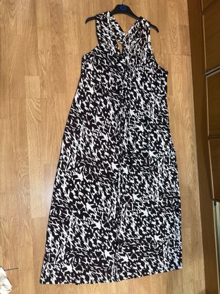 Vestido largo con espalda y escote cruzados