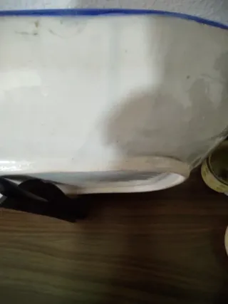 Fuente antigua de loza pintada a mano