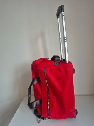 Bolsa de viaje con ruedas Parfois Roja