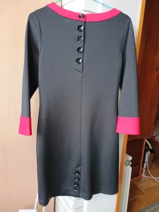 Vestido negro y rojo