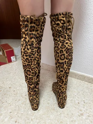Botas altas leopardo talla 39